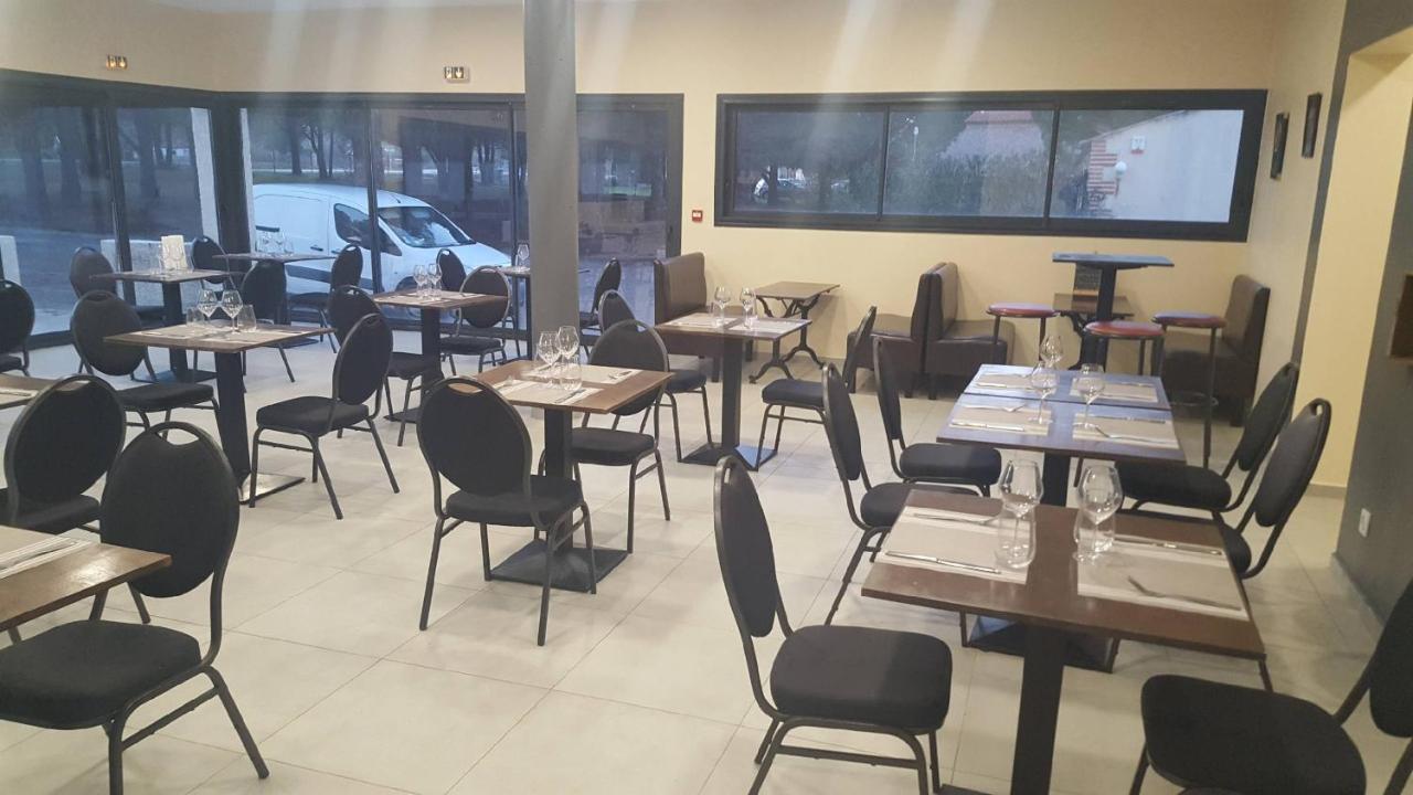 Hotel Restaurant Mas Del Gall Castelnou Exterior photo